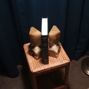 Onyx carved bookends